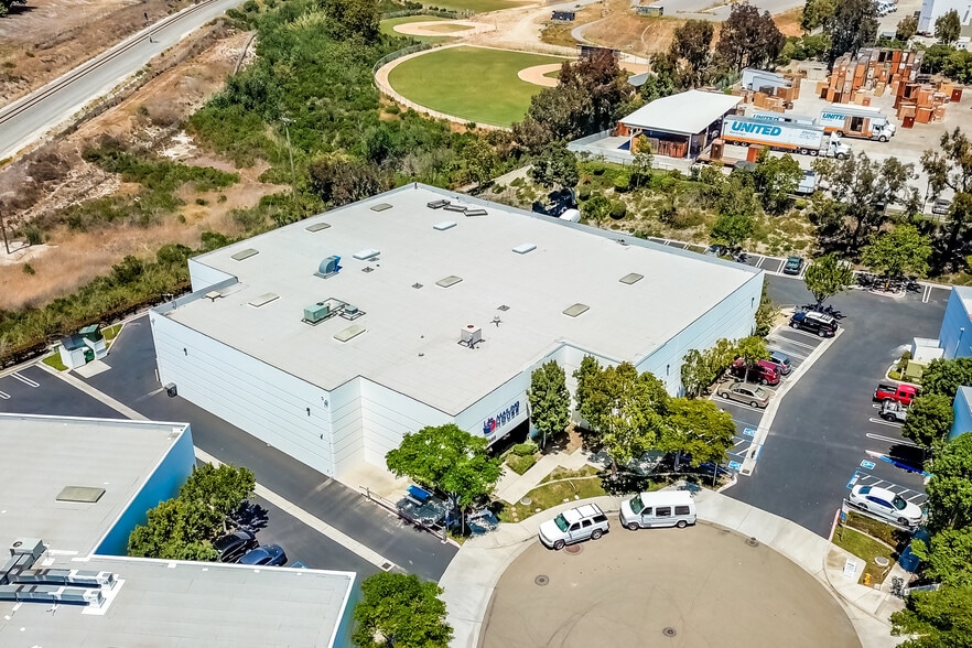 2555 Jason Ct, Oceanside, CA for lease - Building Photo - Image 2 of 10