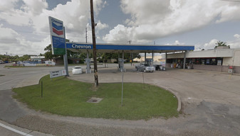 1611 Bertrand Dr, Lafayette LA - Station d’essence