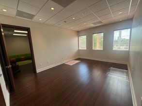 134 S Dixie Hwy, Hallandale Beach, FL for lease Interior Photo- Image 2 of 5