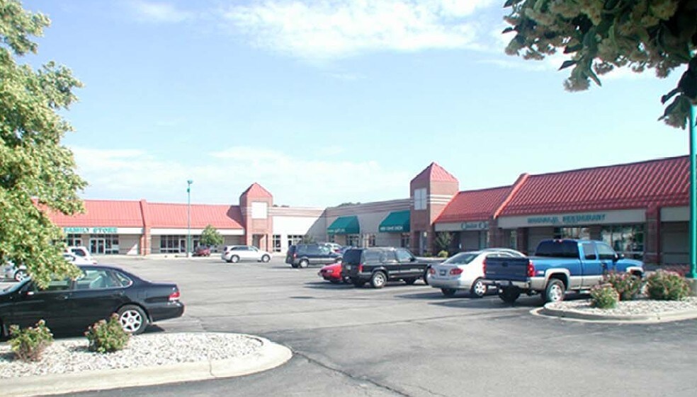 1601-1621 Thierer Rd, Madison, WI for sale - Building Photo - Image 2 of 5