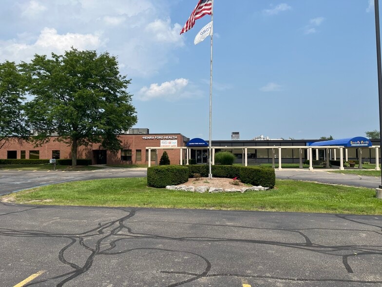 80600 Van Dyke Rd, Bruce Twp, MI for sale - Building Photo - Image 2 of 3