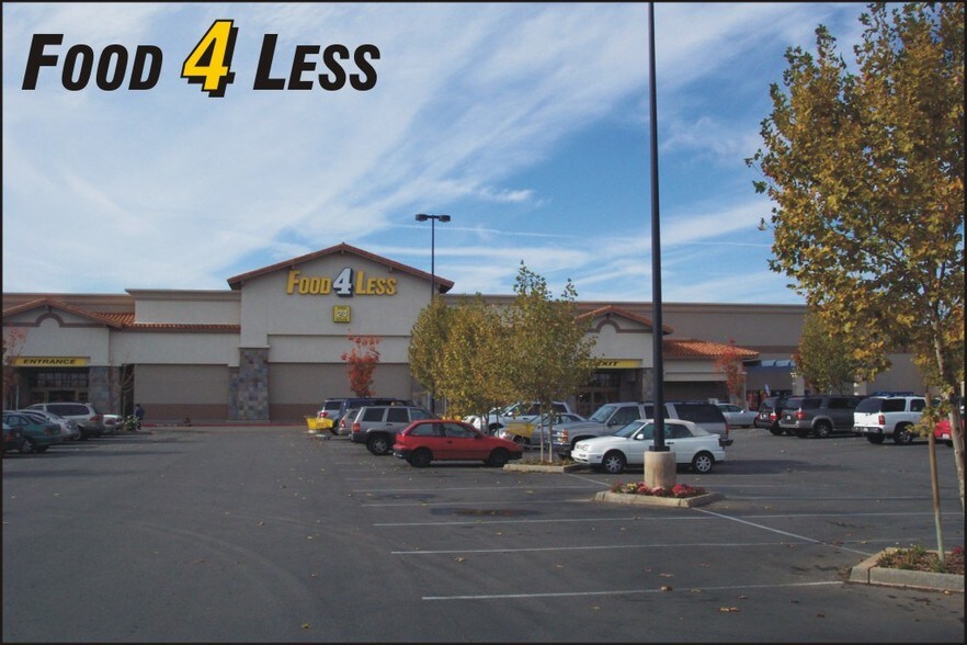 2017 N Dinuba Blvd, Visalia, CA for lease - Primary Photo - Image 2 of 22