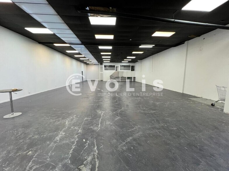 54 Rue Du Champ De L'Orme, Villeurbanne for lease - Interior Photo - Image 3 of 9