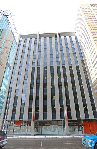 600 6 Ave SW, Calgary, AB à louer - Photo du bâtiment - Image 2 de 3