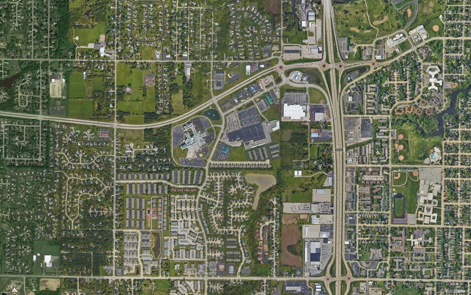 N Oakwood Rd, Oshkosh, WI for sale - Aerial - Image 3 of 3