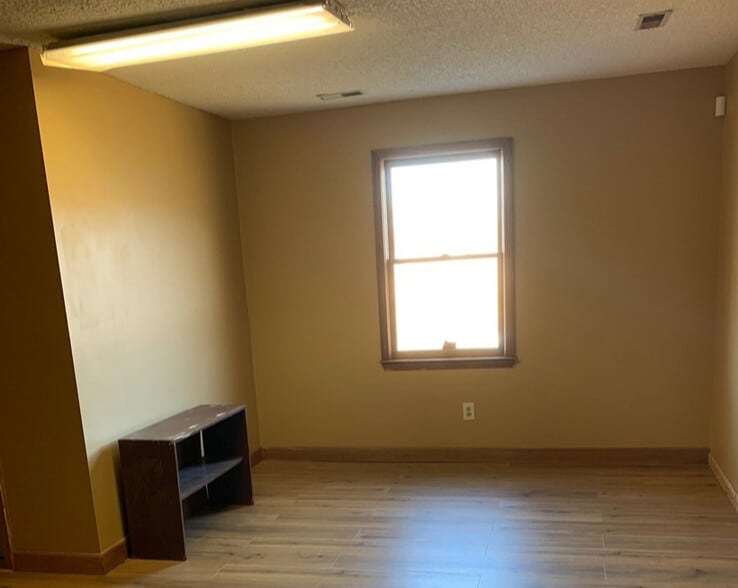 6120 Augusta Rd, Greenville, SC for sale - Interior Photo - Image 2 of 13