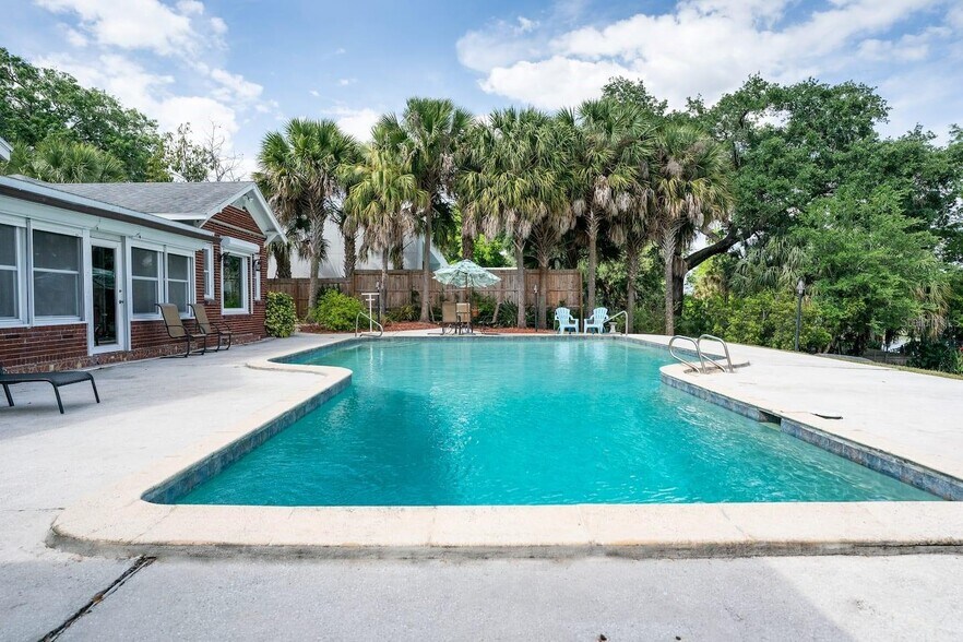 1200 W Lake Otis Dr Se, Winter Haven, FL à vendre - Photo du bâtiment - Image 3 de 24