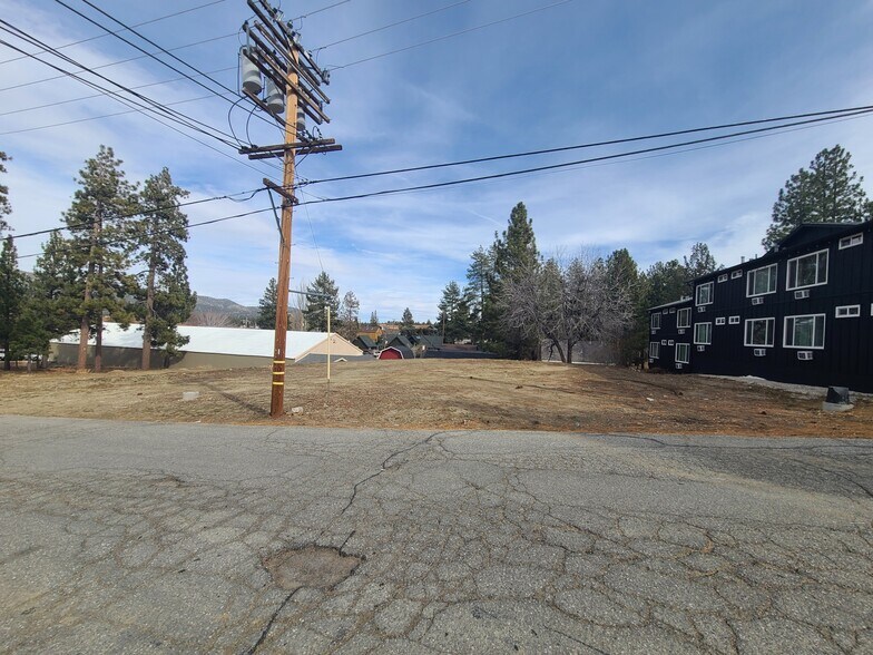0 Lynn Rd, Big Bear Lake, CA à vendre - Photo du bâtiment - Image 3 de 19