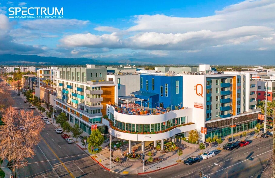 6200 Variel Ave, Woodland Hills, CA for lease - Building Photo - Image 1 of 30