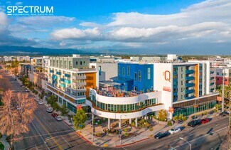 Plus de détails pour 6200 Variel Ave, Woodland Hills, CA - Commerce de détail à louer