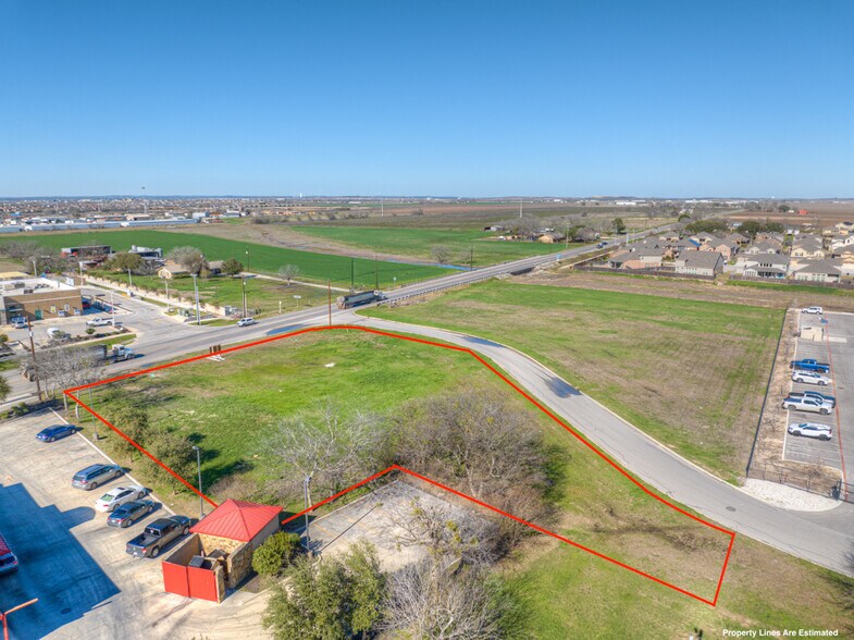 Fm 758, New Braunfels, TX à vendre - Photo du bâtiment - Image 3 de 15