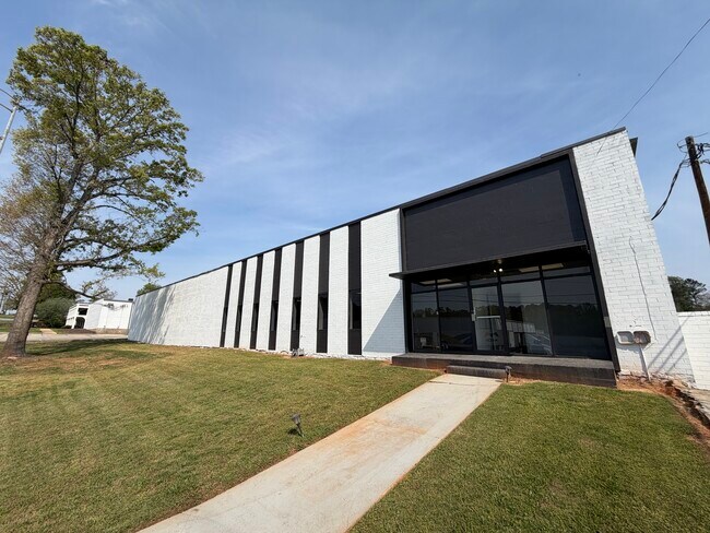 More details for 5094 Minola Dr, Lithonia, GA - Industrial for Lease