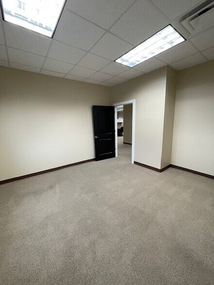 2929 Crouse Ln, Burlington, NC à louer - Photo intérieure - Image 2 de 15