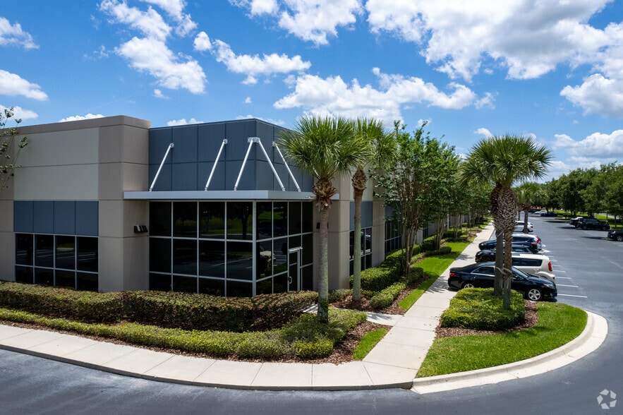 2405 Commerce Park Dr, Orlando, FL for lease - Building Photo - Image 3 of 8