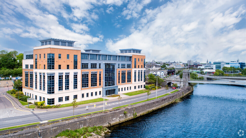 Riverside Dr, Aberdeen à louer - Photo du bâtiment - Image 1 de 38