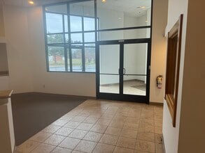 3995 Fashion Square Blvd, Saginaw, MI for lease Building Photo- Image 2 of 11