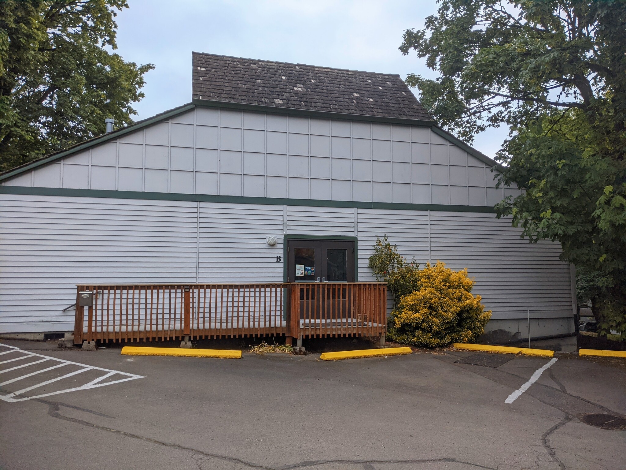 2 Touchstone, Lake Oswego, OR for lease Building Photo- Image 1 of 7