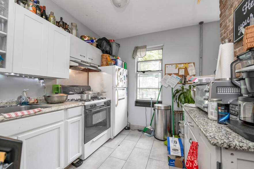 8646 18th Ave, Brooklyn, NY for sale - Building Photo - Image 3 of 18