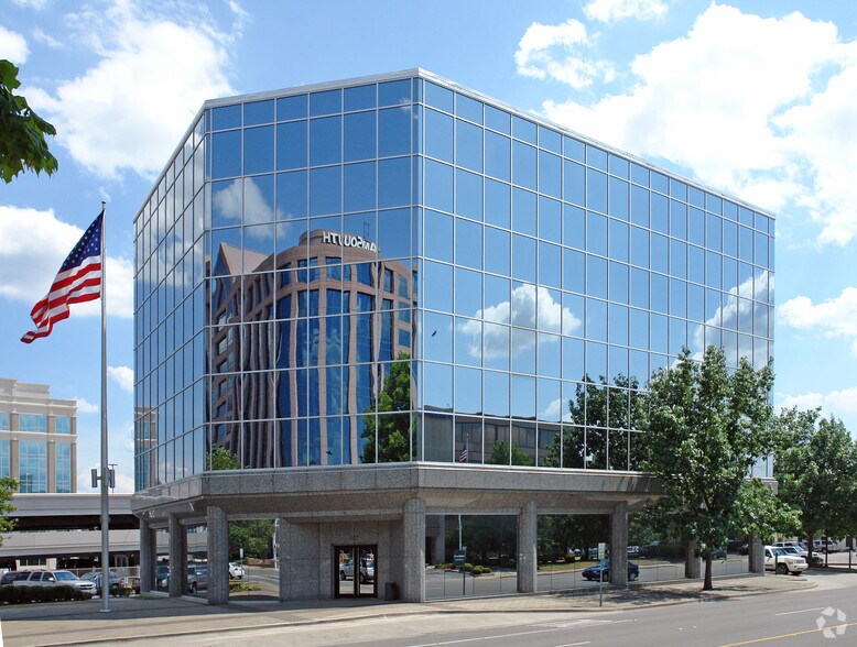 307 Clinton Ave W, Huntsville, AL à louer - Photo du bâtiment - Image 1 de 2