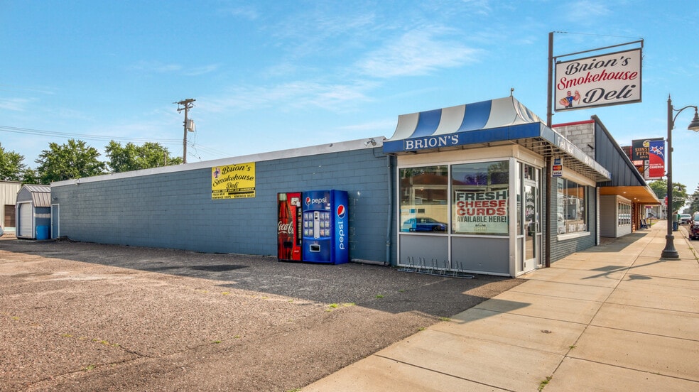 909 W Main St, Cameron, WI for sale - Building Photo - Image 2 of 35