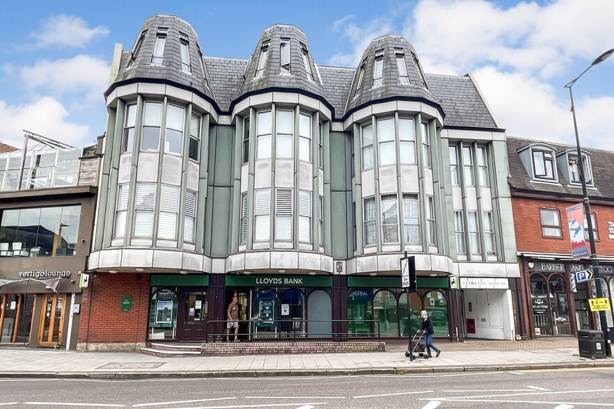 21-25 Station Ln, Hornchurch for lease - Building Photo - Image 1 of 2