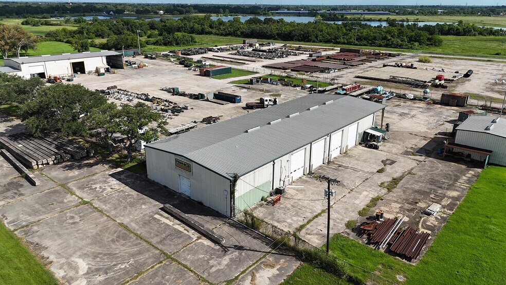 3735 E Hwy 6, Alvin, TX à vendre - Photo du bâtiment - Image 2 de 5