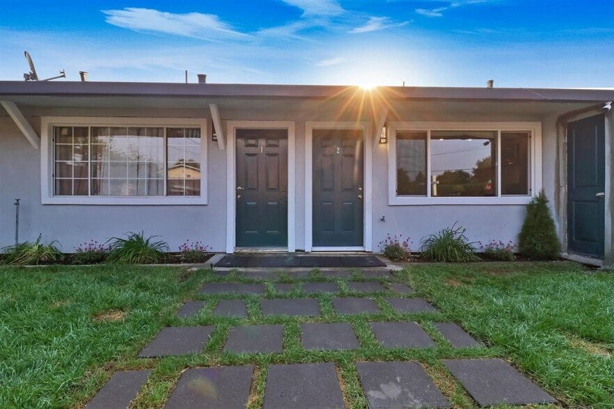 2118 Addison Ave, East Palo Alto, CA for sale - Building Photo - Image 2 of 9