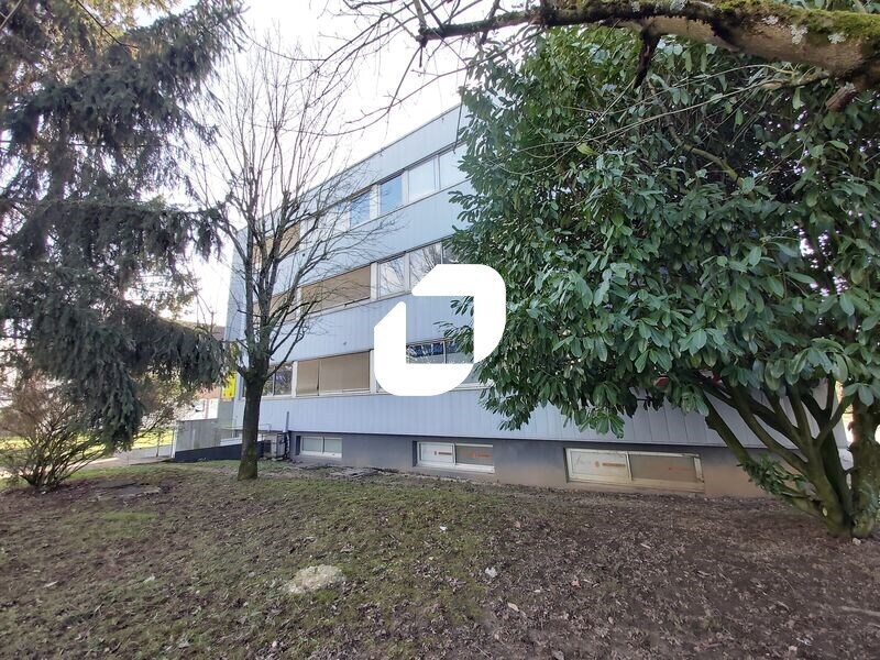 Office in Les Ulis for lease Building Photo- Image 1 of 13