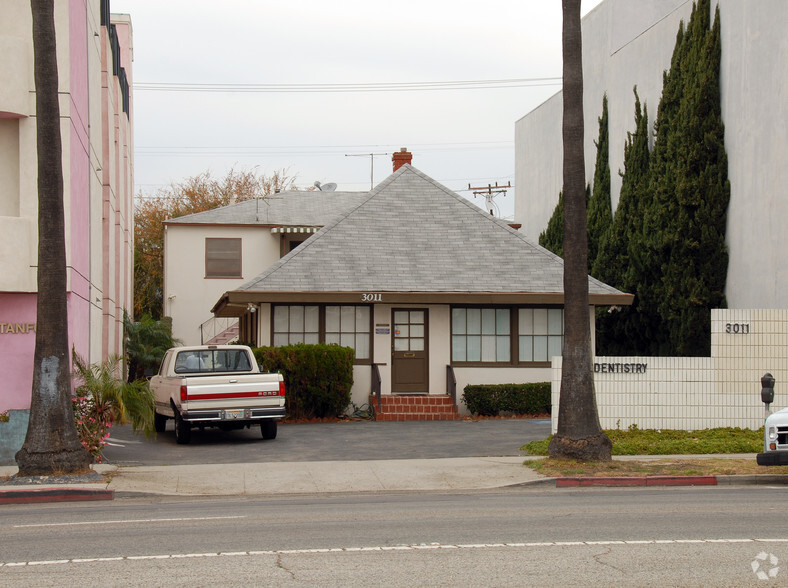 3011 Santa Monica Blvd, Santa Monica, CA for sale - Primary Photo - Image 1 of 3