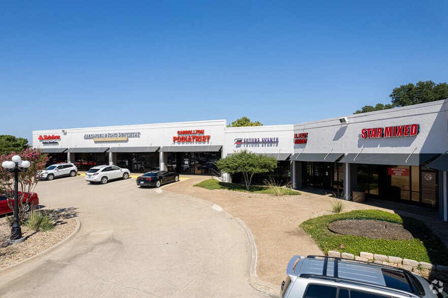 3730 N Josey Ln, Carrollton, TX à louer - Photo du bâtiment - Image 2 de 5