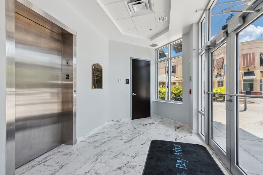 3687 Tampa Rd, Oldsmar, FL for lease - Building Photo - Image 3 of 6