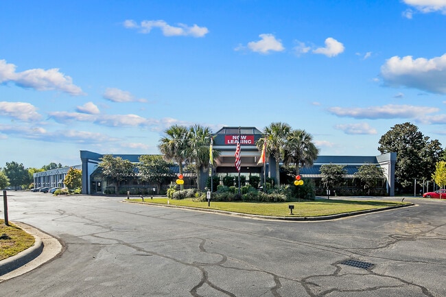 Plus de détails pour 1944 Cedar Creek Rd, Fayetteville, NC - Bureau/Commerce de détail à louer