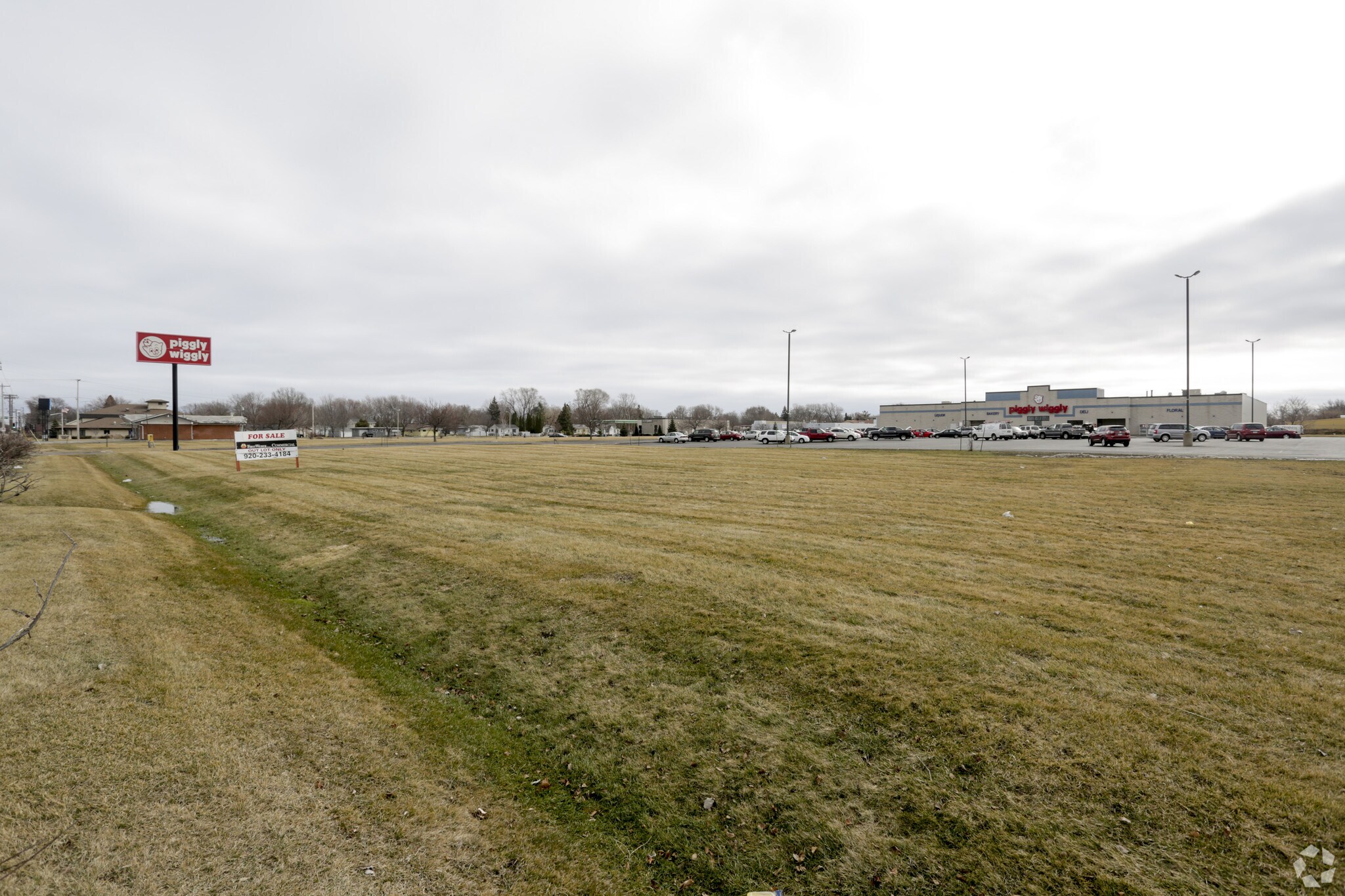 507 E Murdock Ave, Oshkosh, WI à vendre Photo principale- Image 1 de 2