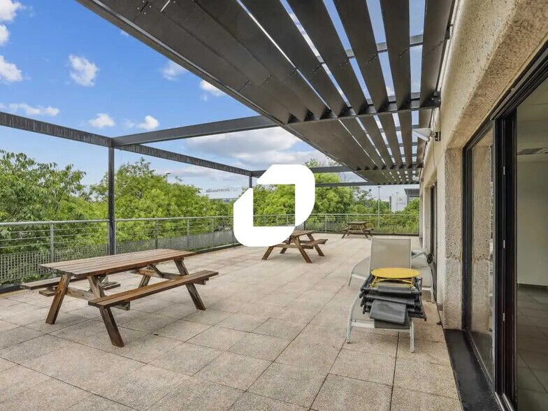 Office in Montpellier for lease - Building Photo - Image 1 of 40