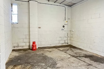 6-8 Brook End, Weston Turville for lease Interior Photo- Image 2 of 2