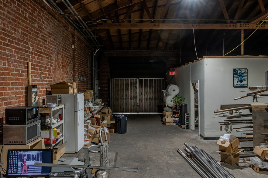 2456 E 57th St, Huntington Park, CA for sale - Building Photo - Image 3 of 21