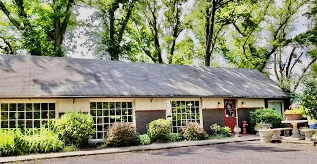 991 River Rd, Erwinna, PA for lease Interior Photo- Image 1 of 14