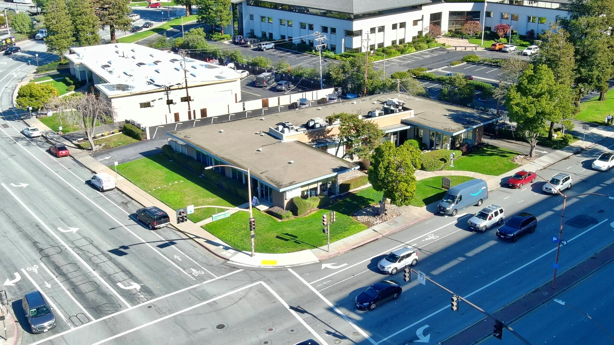 705 Veterans Blvd, Redwood City, CA à vendre Photo du bâtiment- Image 1 de 23