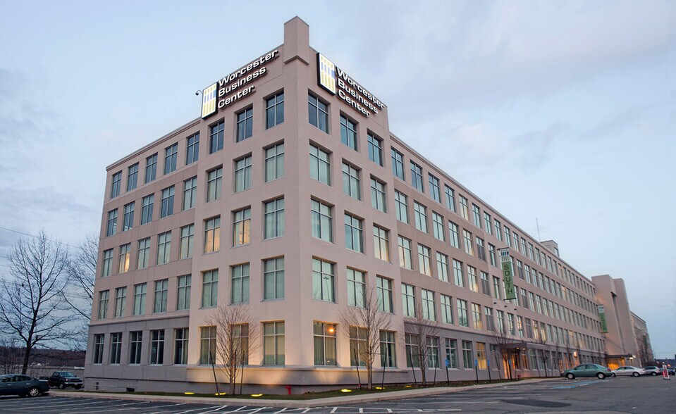 67 Millbrook St, Worcester, MA à louer - Photo du bâtiment - Image 2 de 6