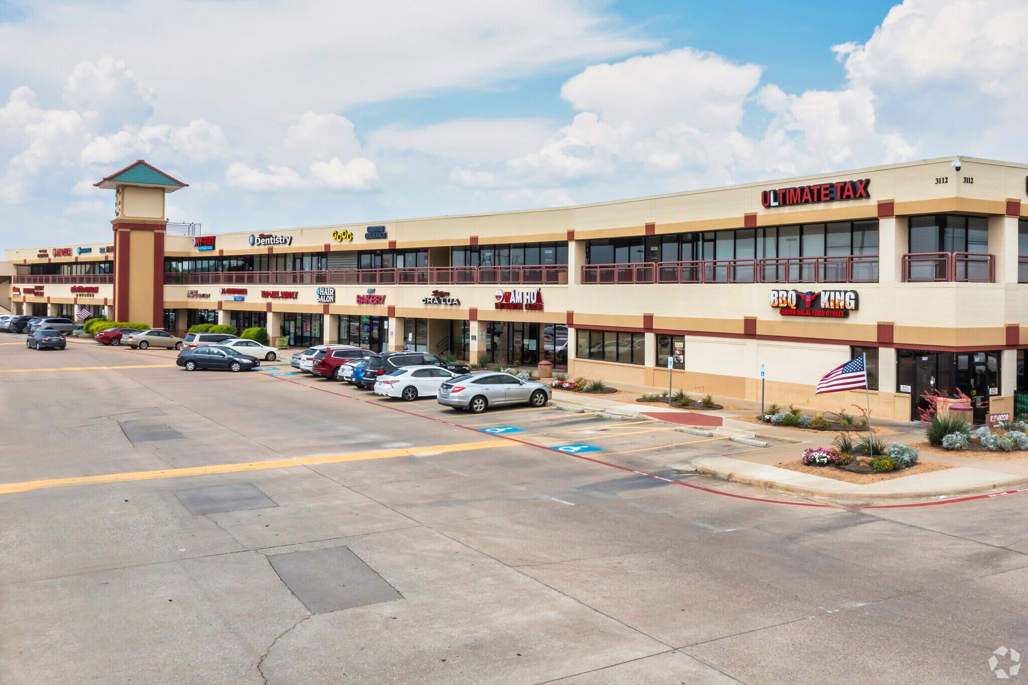 3112-3212 N Jupiter Rd, Garland, TX à louer Photo du bâtiment- Image 1 de 9