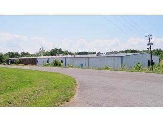 501 Lakeshore Dr, Kuttawa, KY à vendre Photo principale- Image 1 de 28