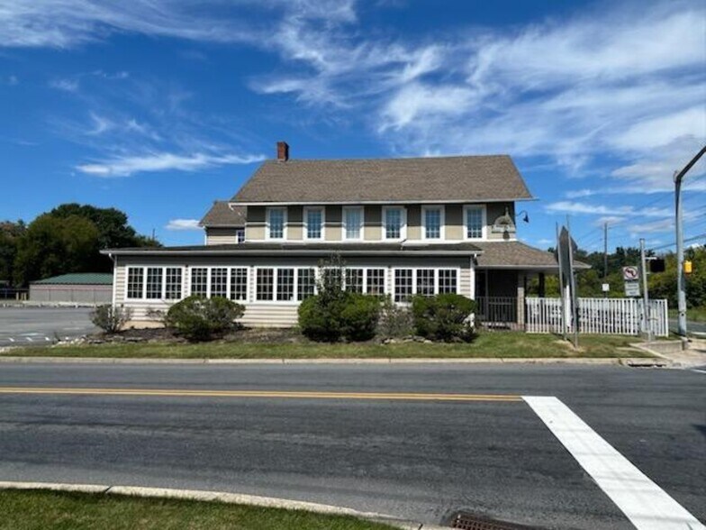 6751 Ruppsville Rd, Allentown, PA à louer - Photo du bâtiment - Image 3 de 18