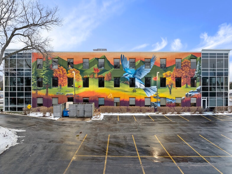 4201 Lake Cook Rd, Northbrook, IL for lease - Building Photo - Image 2 of 17