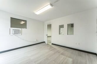 1105 Colorado Ln, Arlington, TX for lease Interior Photo- Image 1 of 3