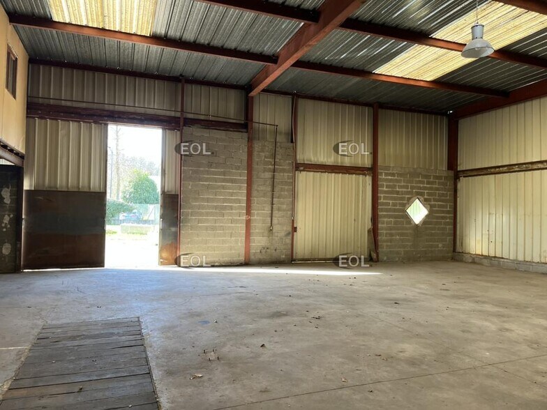 Flex dans Ennery à louer - Photo du bâtiment - Image 2 de 9