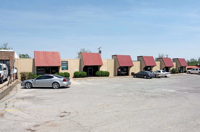 Plus de détails pour 1509-1511 W Gore Blvd, Lawton, OK - Bureau à louer