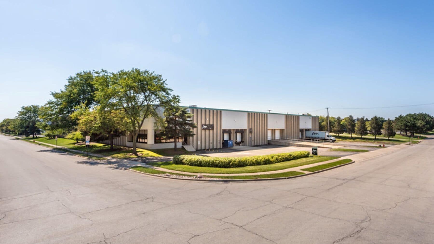 801-805 Mark St, Elk Grove Village, IL for lease Primary Photo- Image 1 of 2