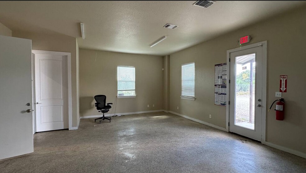 7412-7420 Buttrum Way, New Braunfels, TX à louer - Photo intérieure - Image 3 de 11