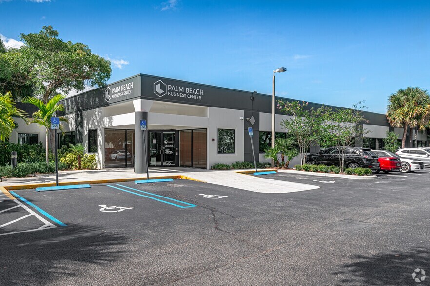 801 Northpoint Pky, West Palm Beach, FL à louer - Photo du bâtiment - Image 1 de 7