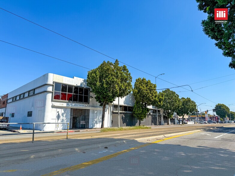 1207 E Washington Blvd, Los Angeles, CA à louer - Photo du bâtiment - Image 1 de 13